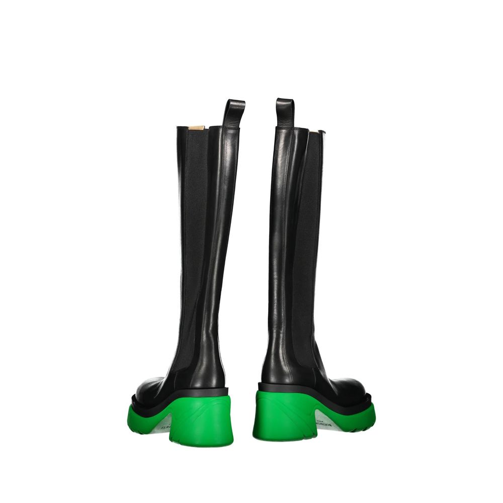 Bottega Veneta Overknee-Stiefel aus schwarzem Leder