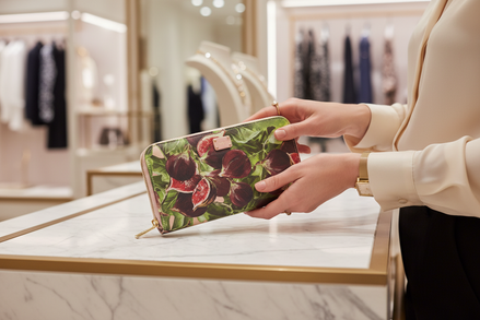 Portefeuille continental zippé Dolce &amp; Gabbana multicolore en cuir Dauphine à motif figues