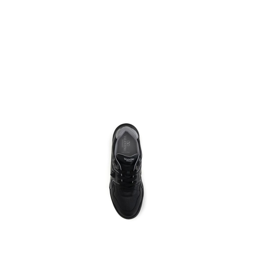 Valentino Garavani Black Calf Leather Bos Taurus Low Top Sneakers Valentino Garavani